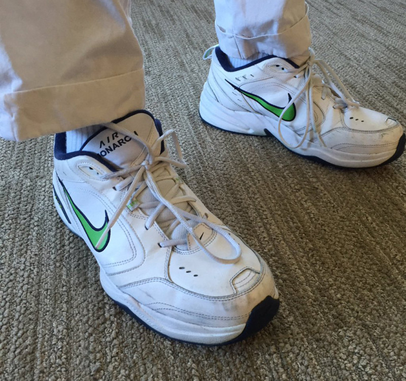 pete-carroll-sneakers-01_yeitxd (1)